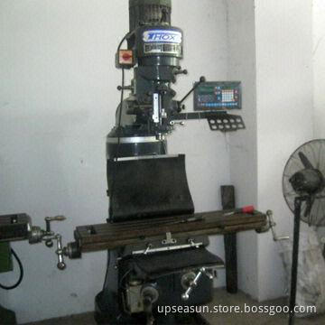 Mini metal CNC milling machine with 250x1,000mm worktop